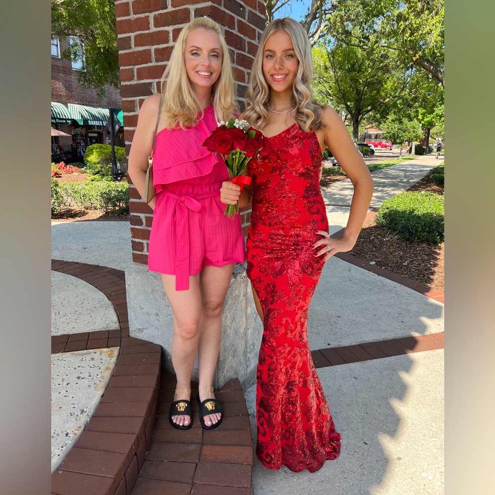 PROM Long beautiful Red Sequin Dress with Slit and slight train - Picture 3 of 7